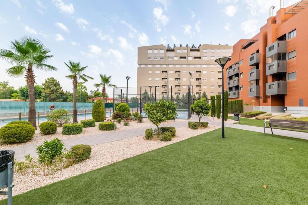 Moderno Apartamento Con Piscina Y Parking Granada Exterior photo
