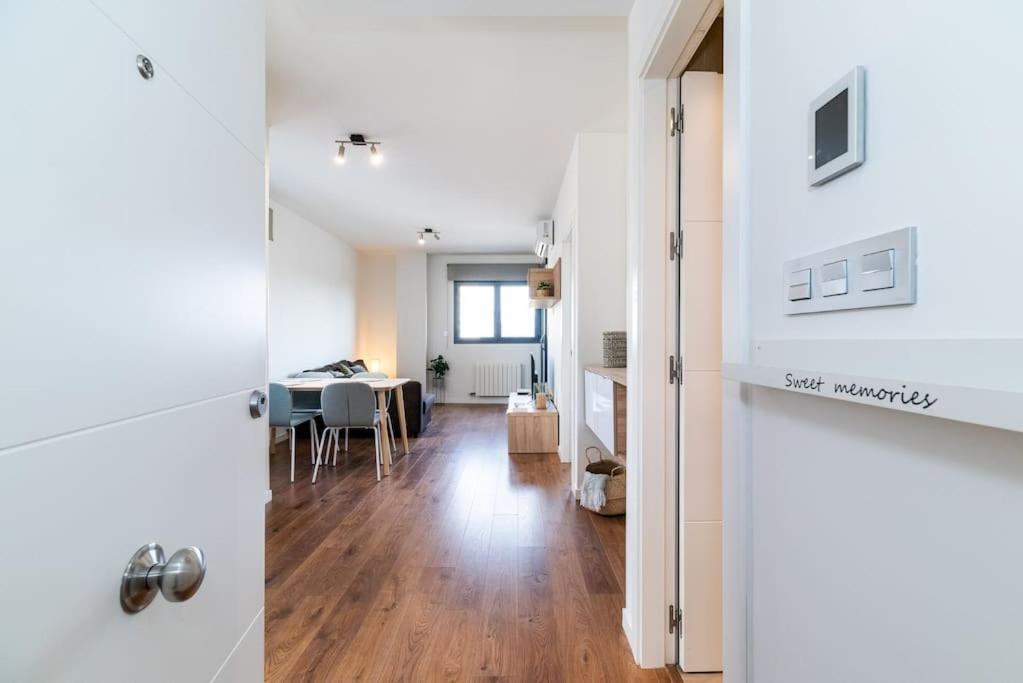 Moderno Apartamento Con Piscina Y Parking Granada Exterior photo
